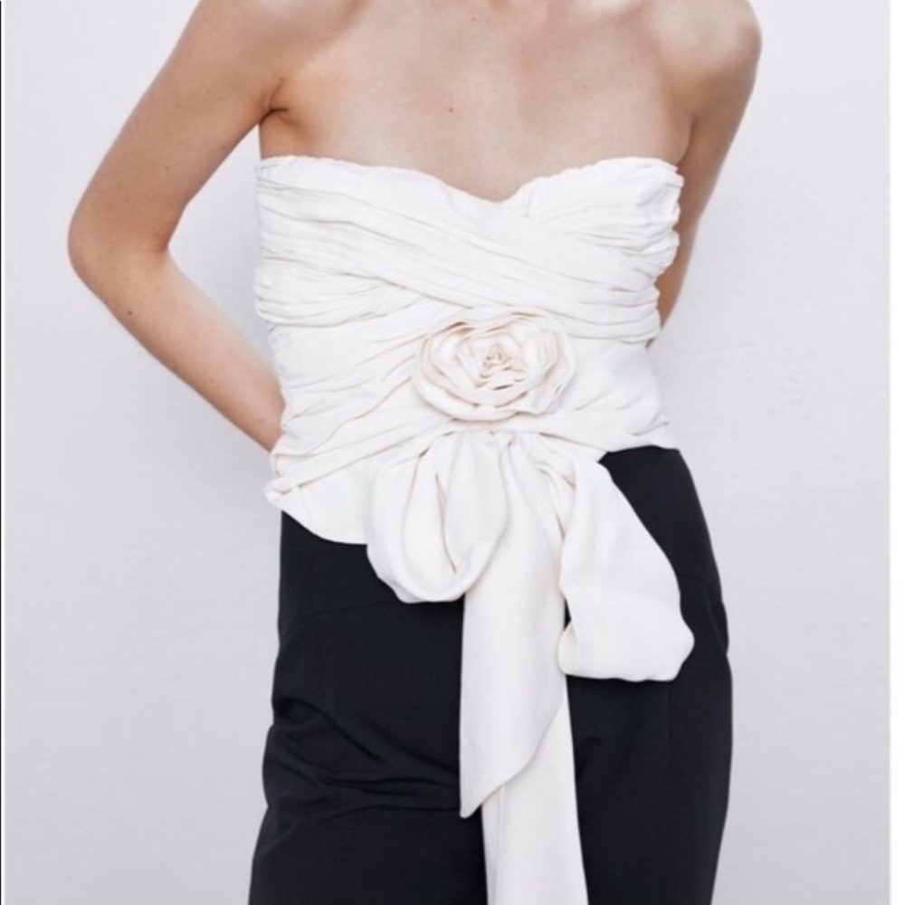 NWT Zara Cream Strapless Top with Floral shape